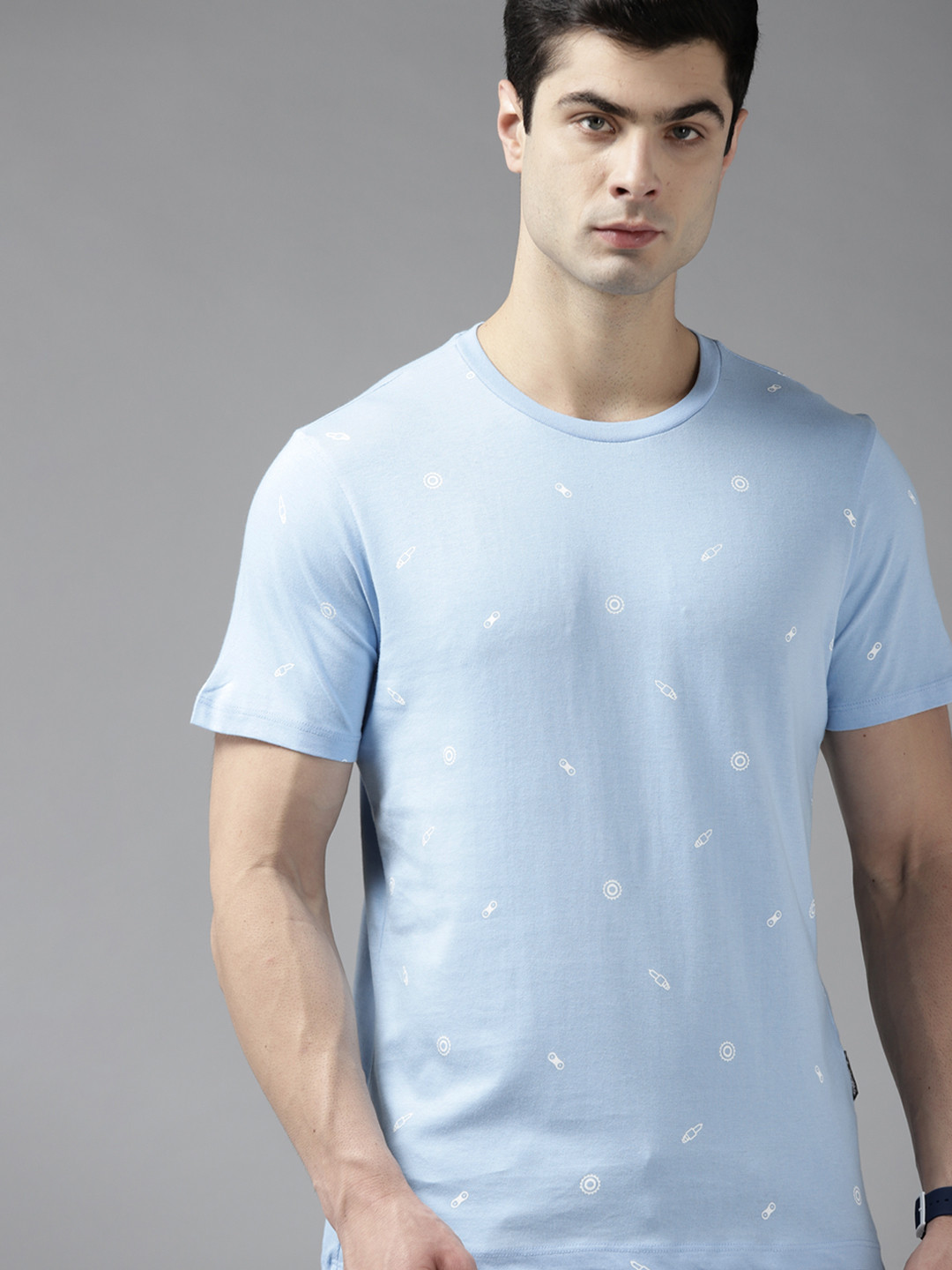 

Roadster Men Blue & White Printed Pure Cotton T-shirt