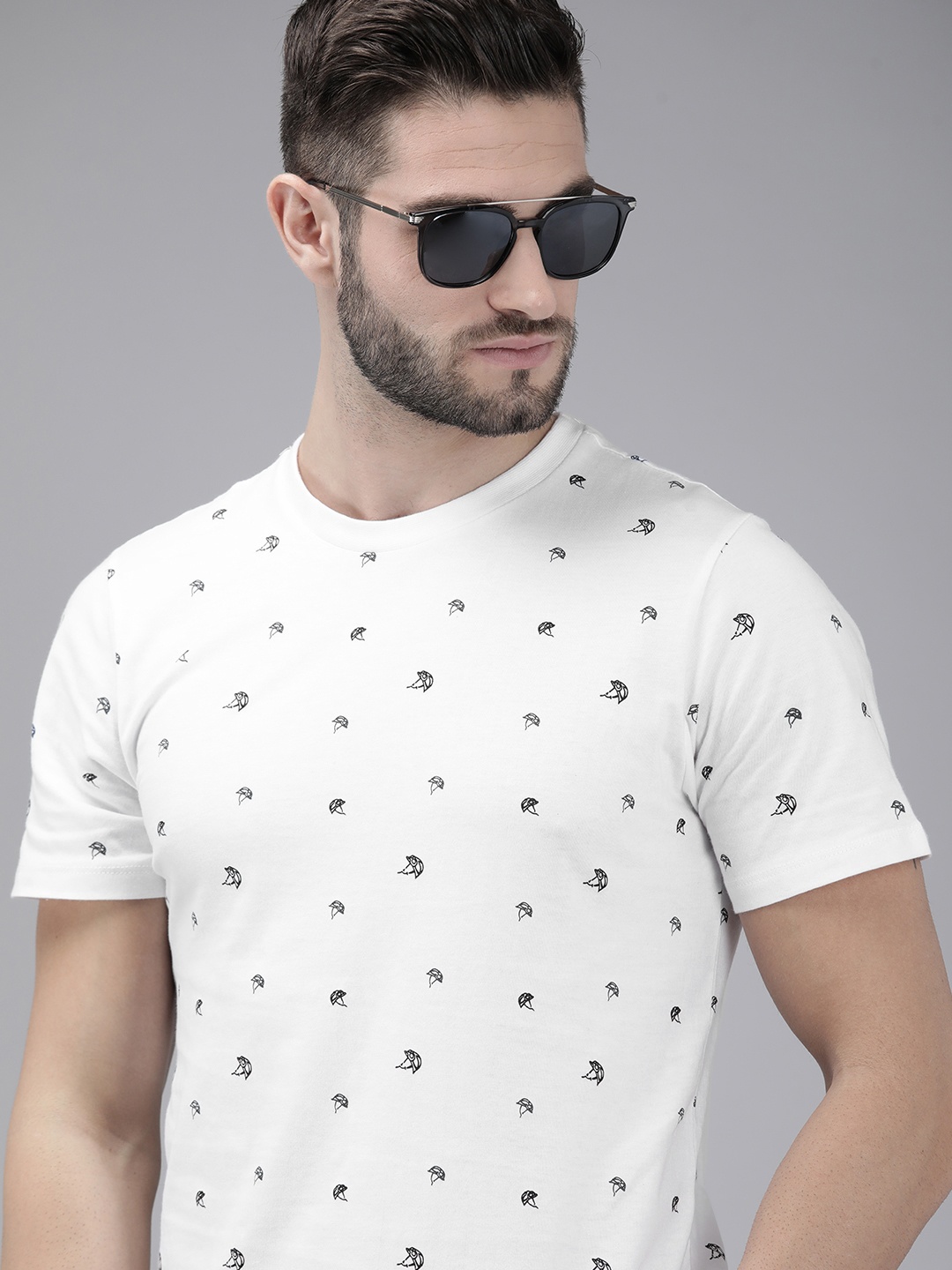 

Roadster Men White Conversational Printed Pure Cotton Casual T-shirt