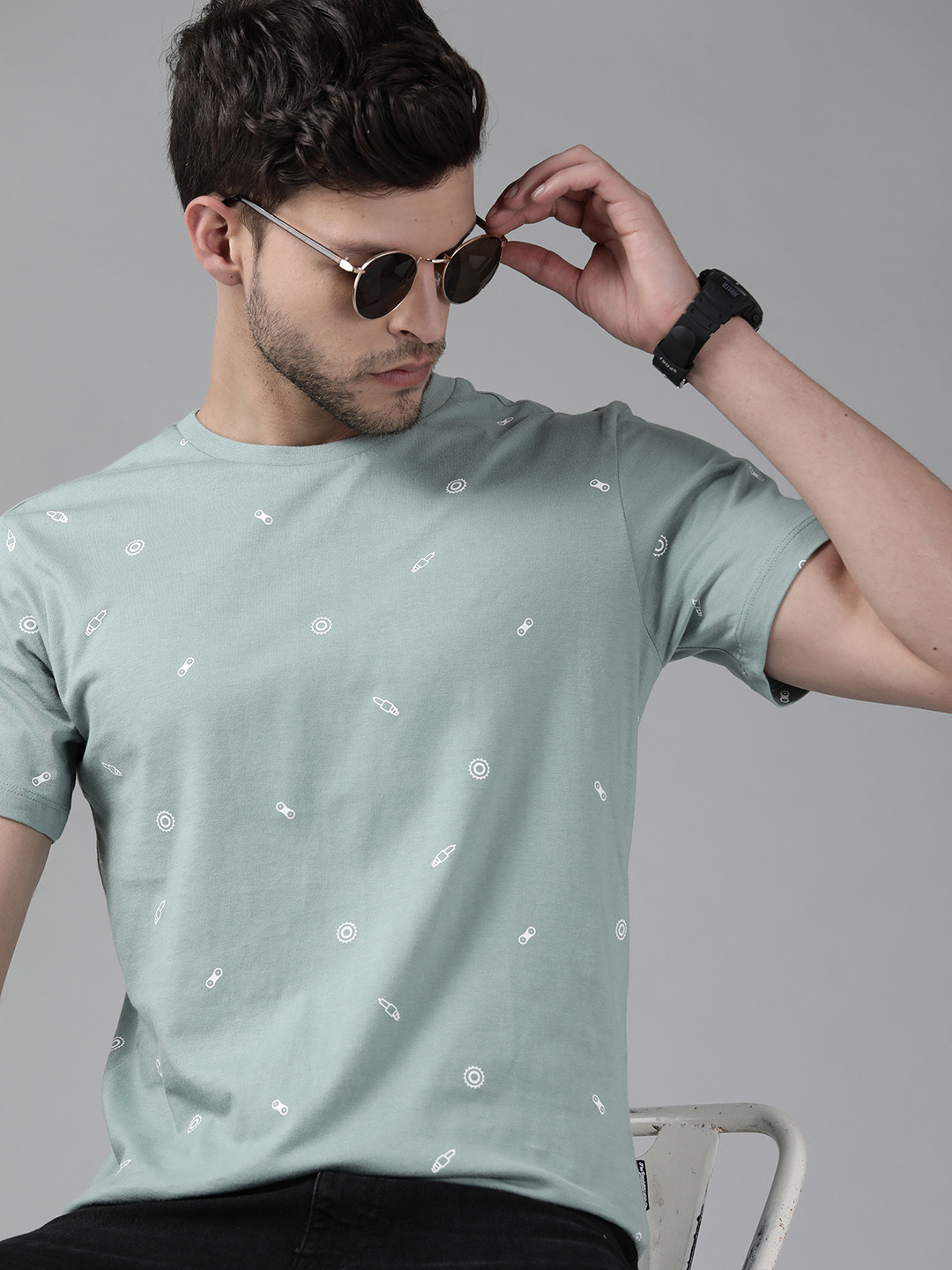 

Roadster Men Green & White Printed Pure Cotton T-shirt
