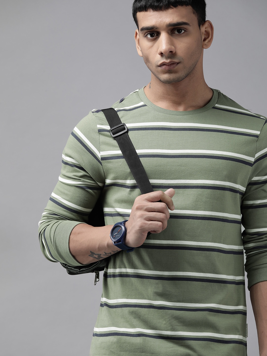 

Roadster Men Olive Green & White Striped Pure Cotton T-shirt