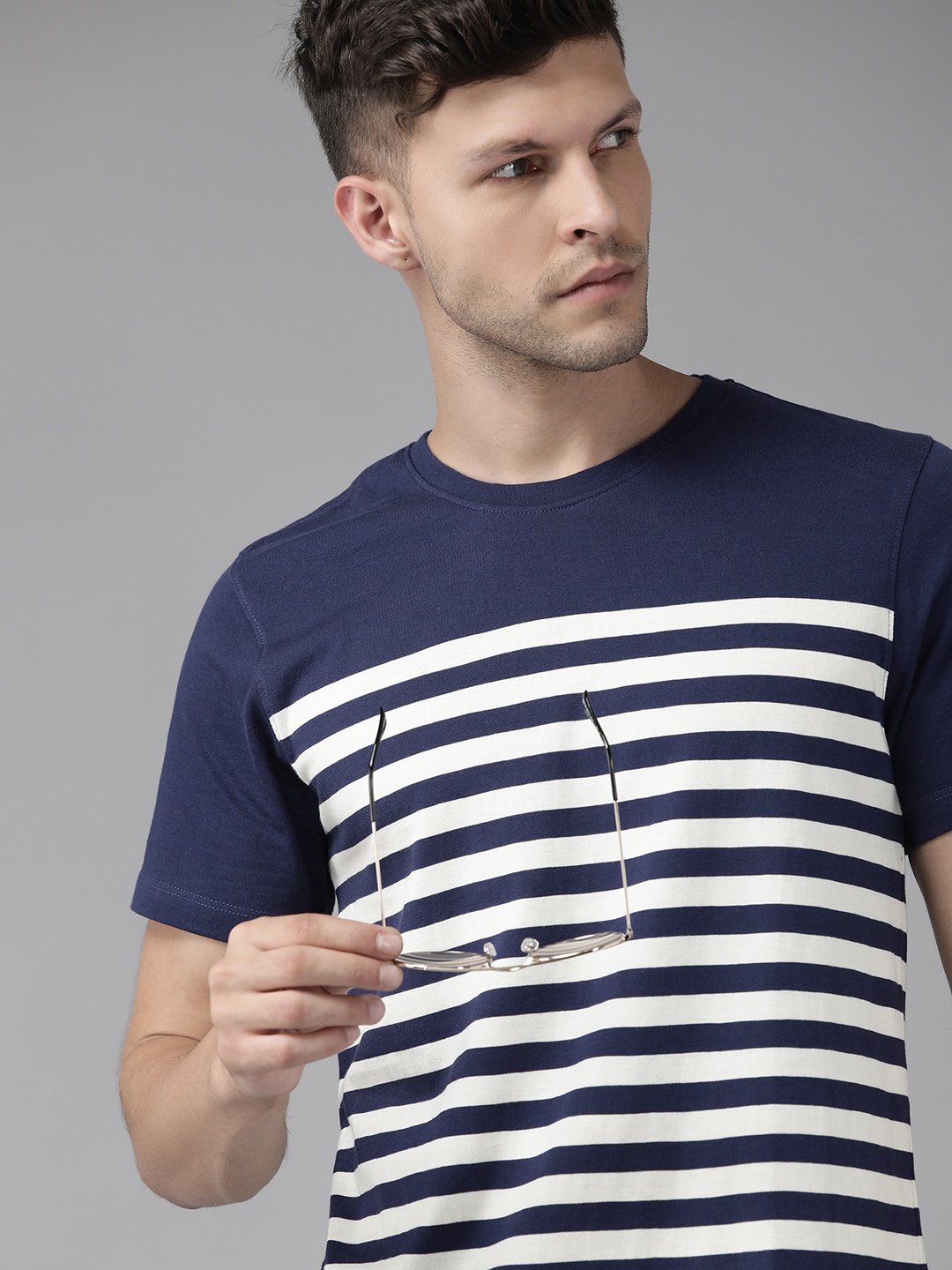 

Roadster Men Navy Blue Pure Cotton Striped T-shirt