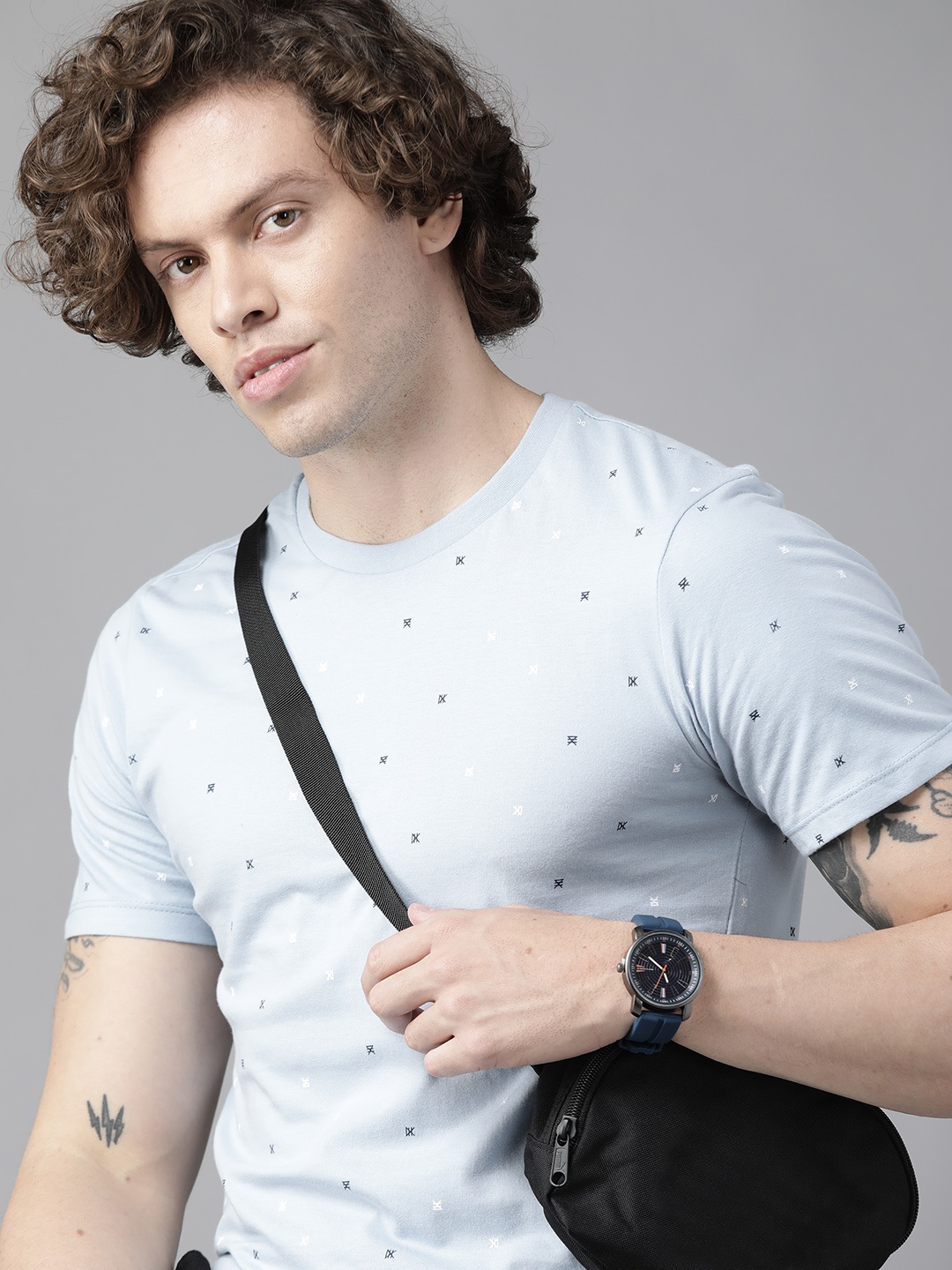 

Roadster Men Blue & White Printed Pure Cotton T-shirt