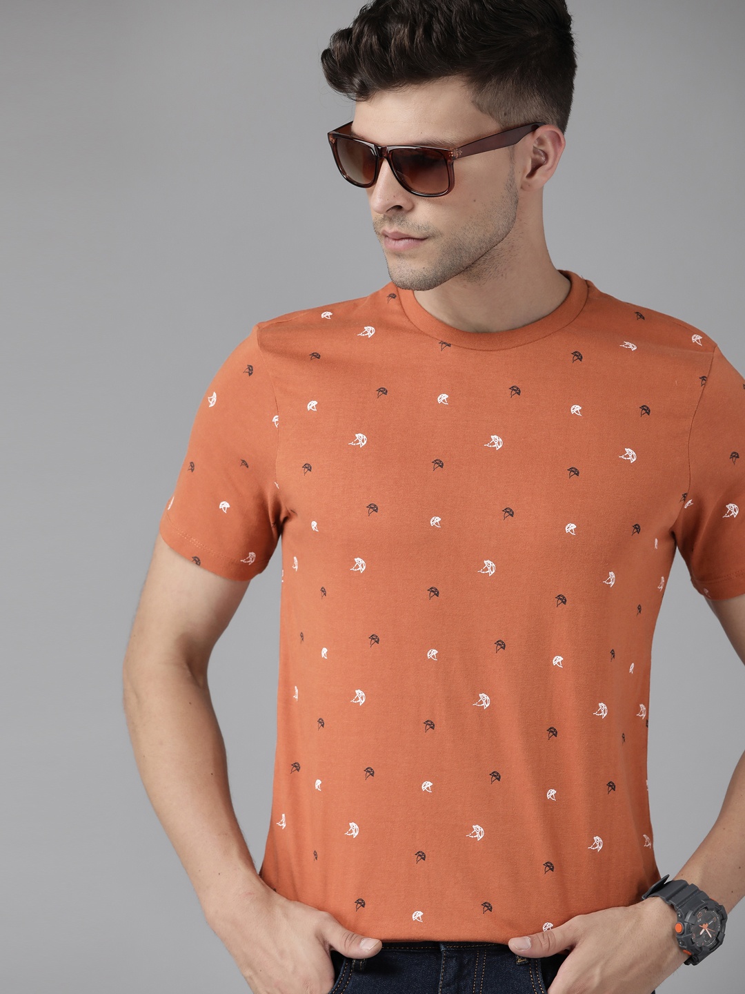 

Roadster Men Rust Orange & Black Printed Pure Cotton T-shirt