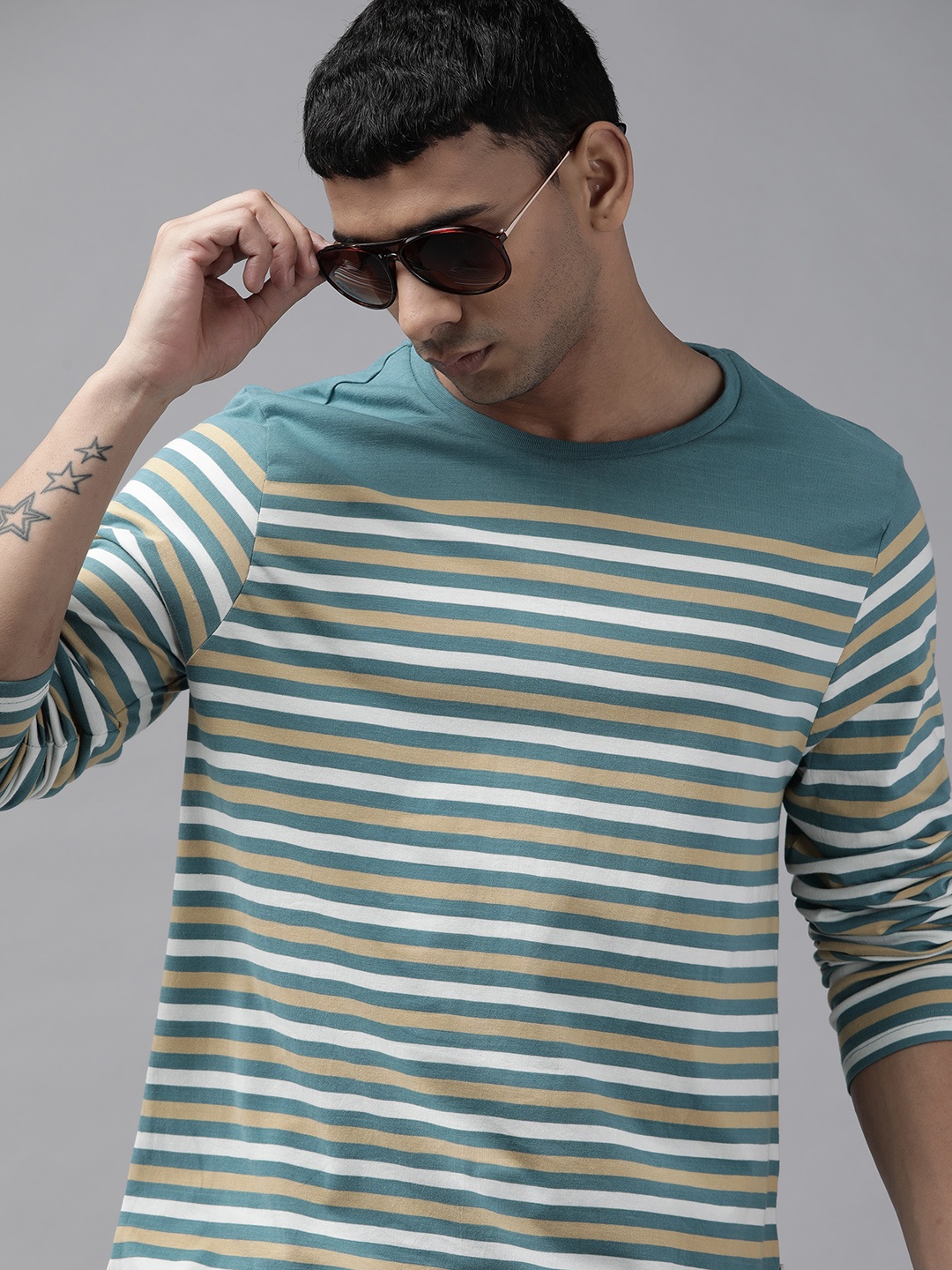 

Roadster Men Sea Green & Mustard Yellow Striped Pure Cotton T-shirt