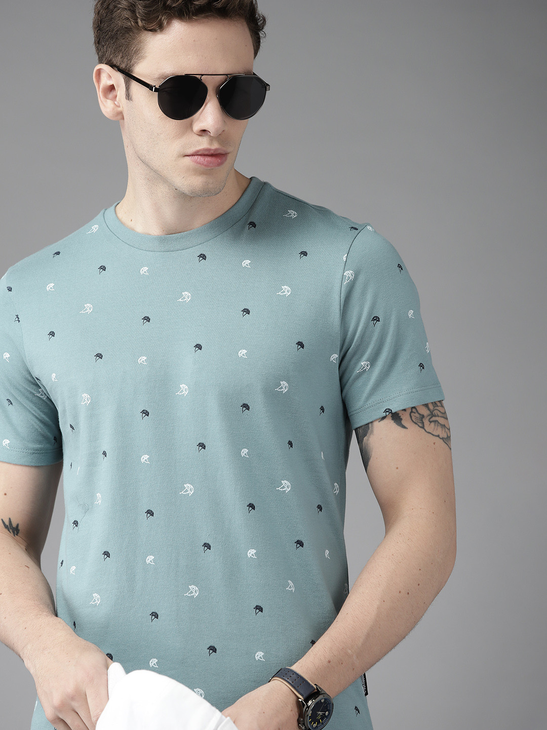 

Roadster Men Blue & Black Pure Cotton Conversational Printed T-shirt