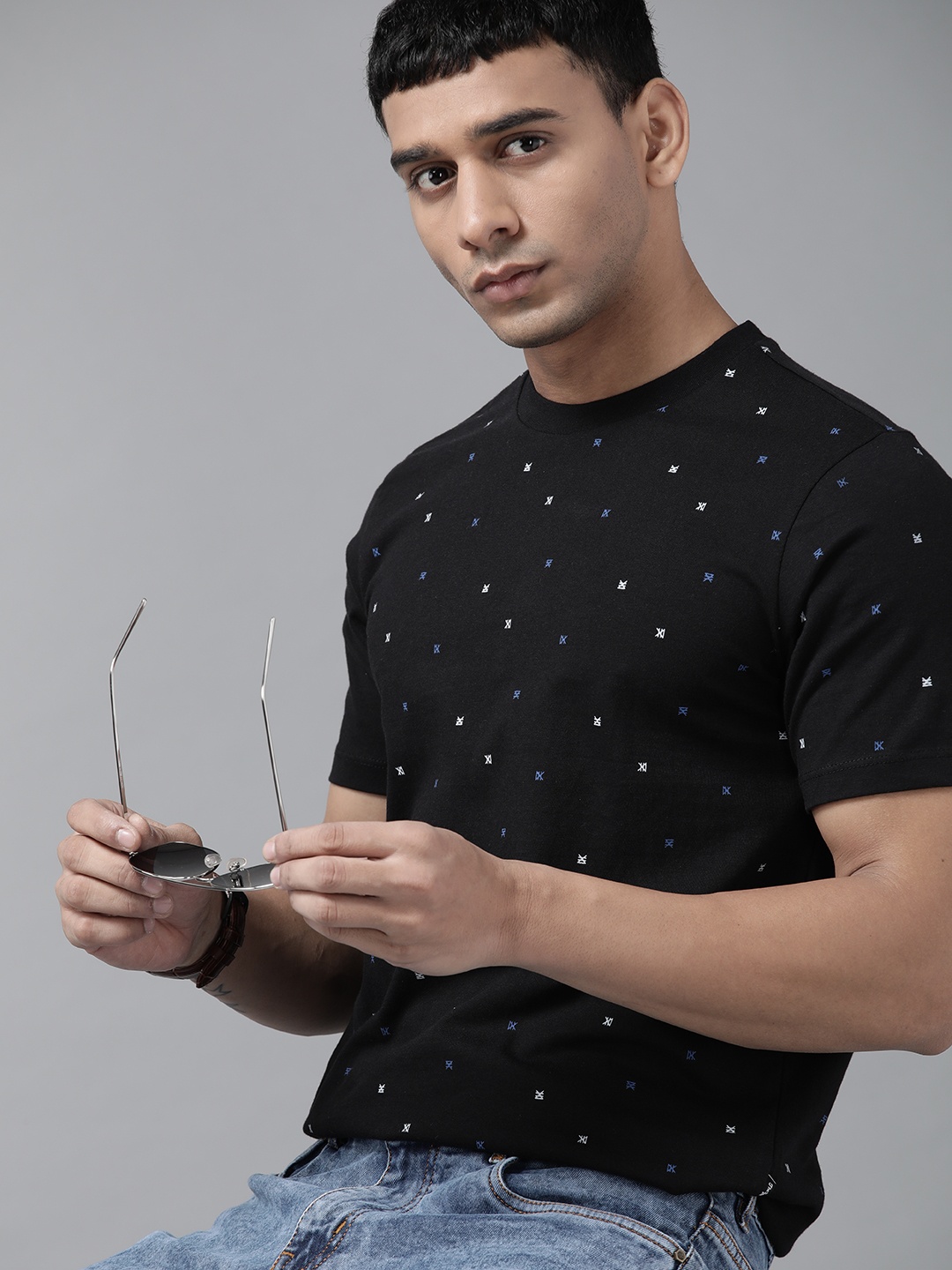 

Roadster Men Black Pure Cotton Printed T-shirt