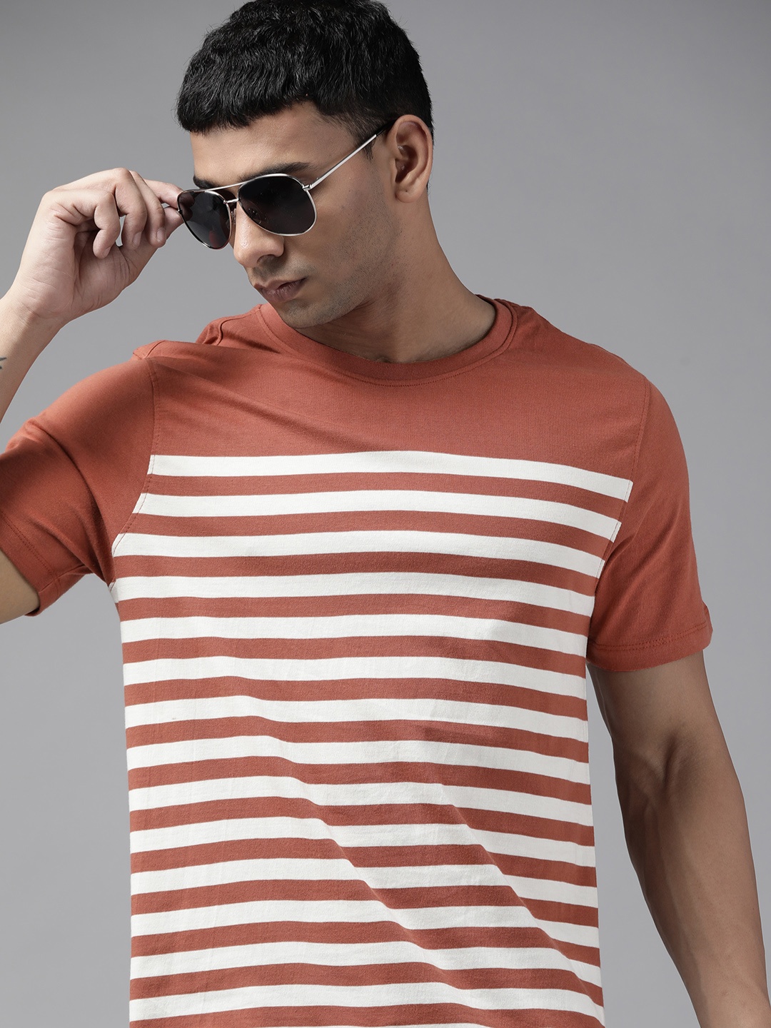 

Roadster Men Rust Brown & Off White Striped Pure Cotton T-shirt