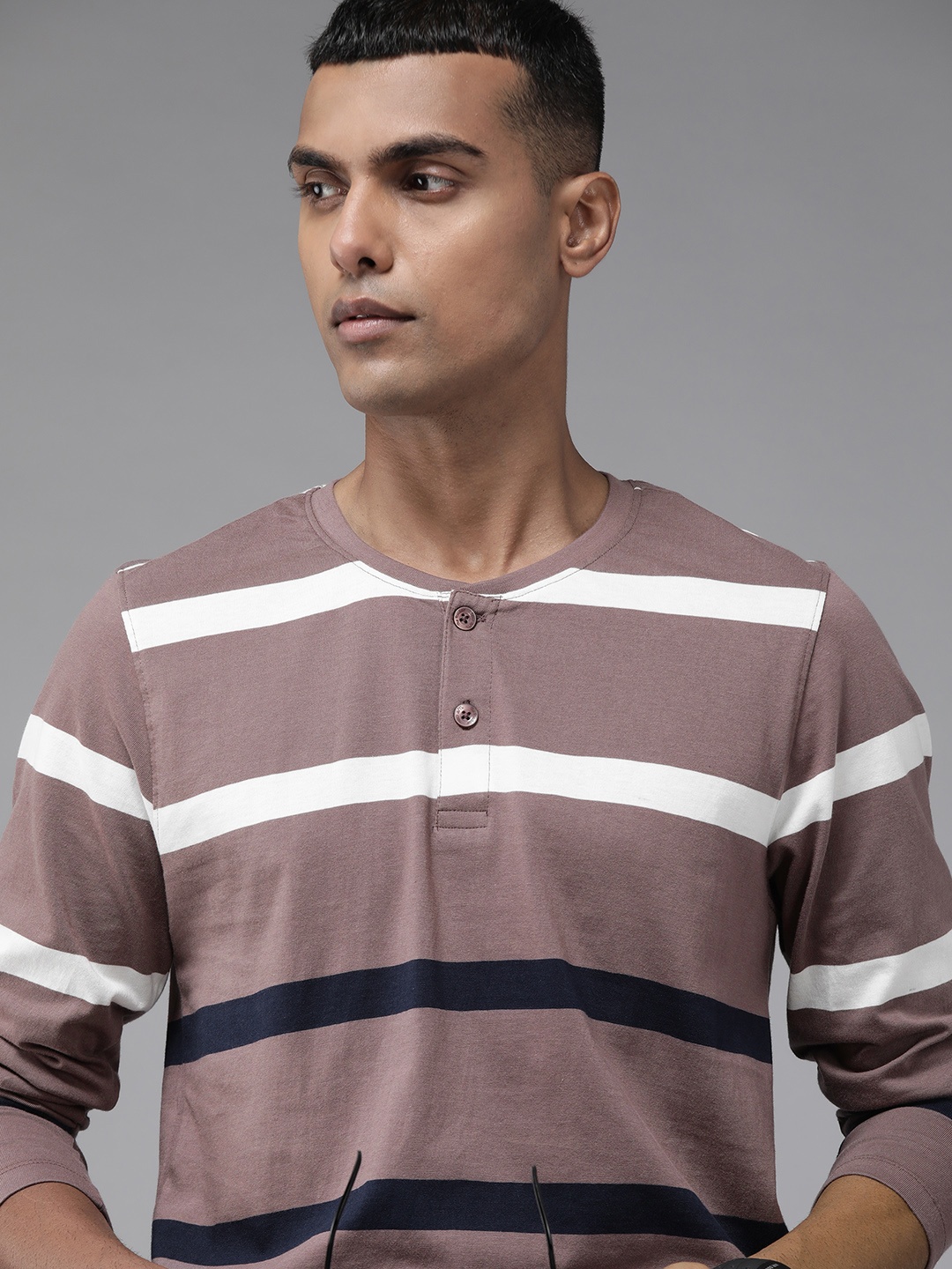 

Roadster Men Mauve & White Striped Henley Neck Pure Cotton T-shirt