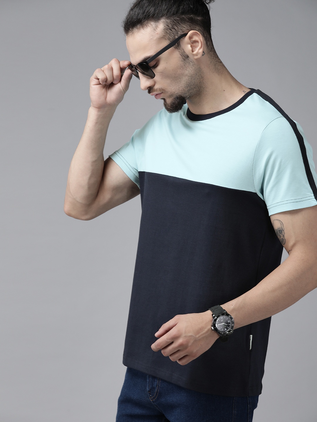 

Roadster Men Blue Colourblocked Pure Cotton T-shirt