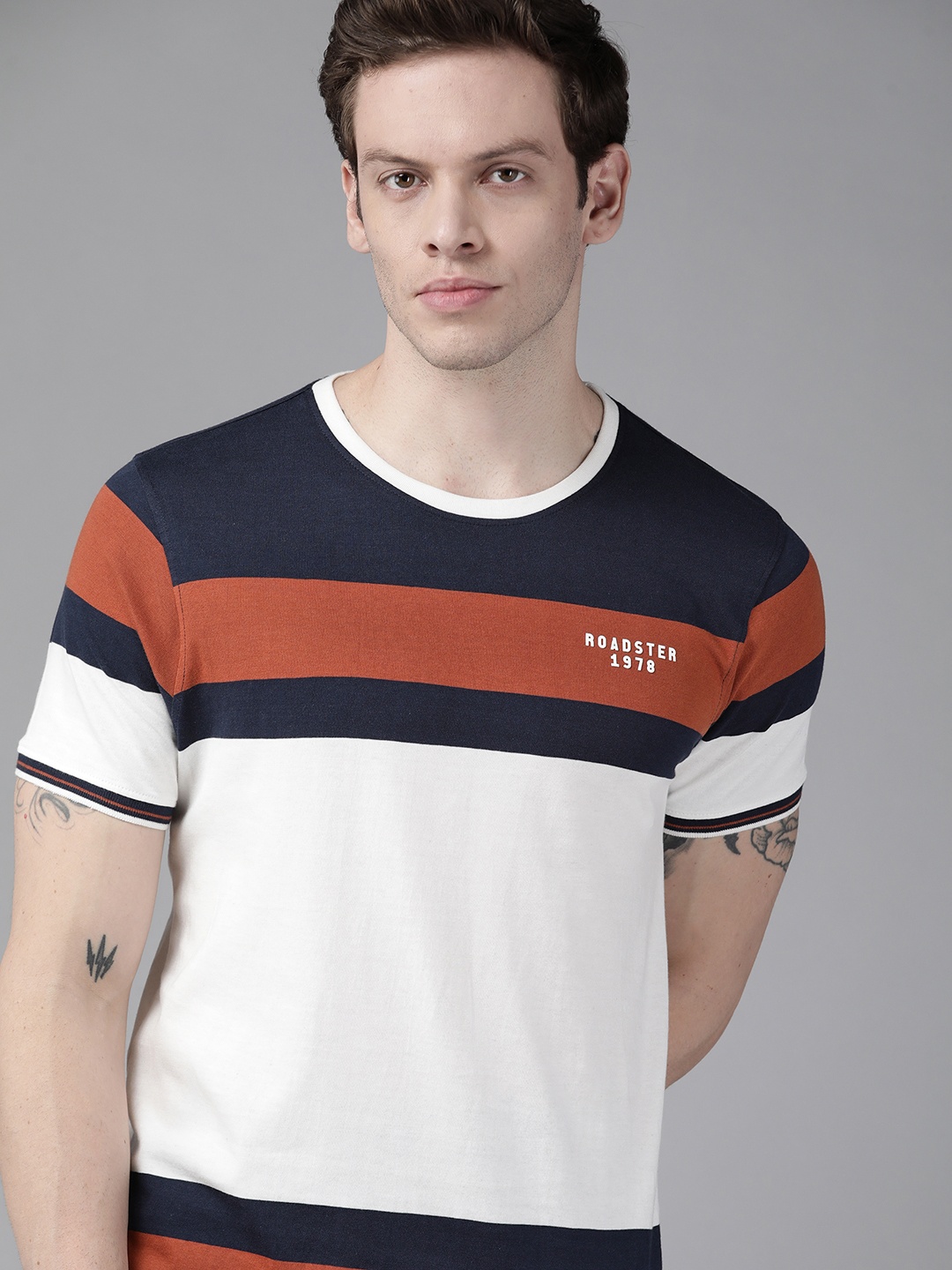 Roadster Men White & Navy Blue Colourblocked Pure Cotton T-shirt