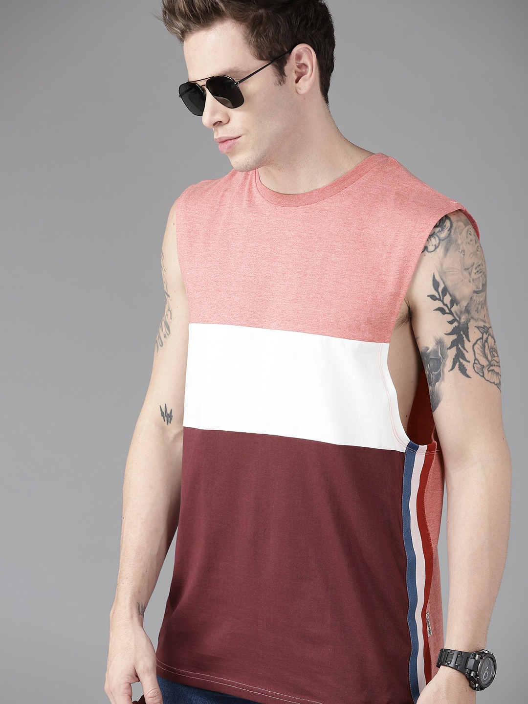 

Roadster Men Coral Pink & Maroon Colourblocked Pure Cotton T-shirt