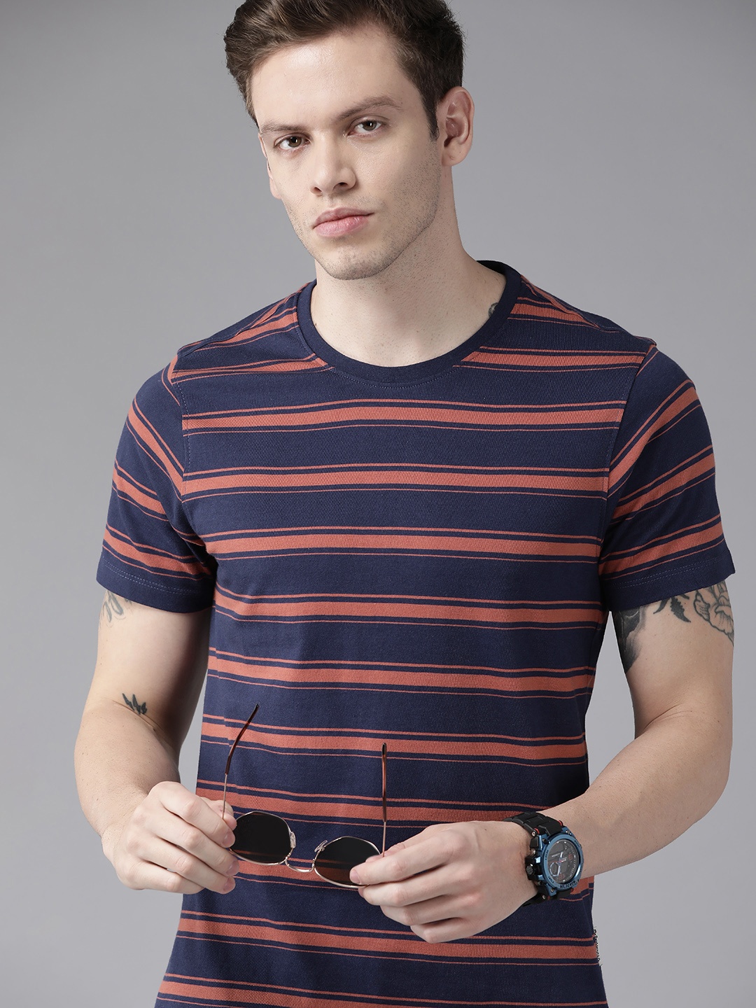 

Roadster Men Navy Blue & Rust Brown Striped Pure Cotton T-shirt