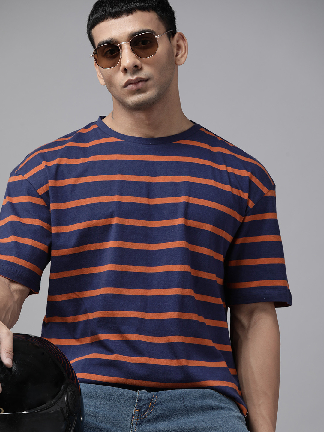 

Roadster Men Navy Blue & Orange Striped Pure Cotton T-shirt