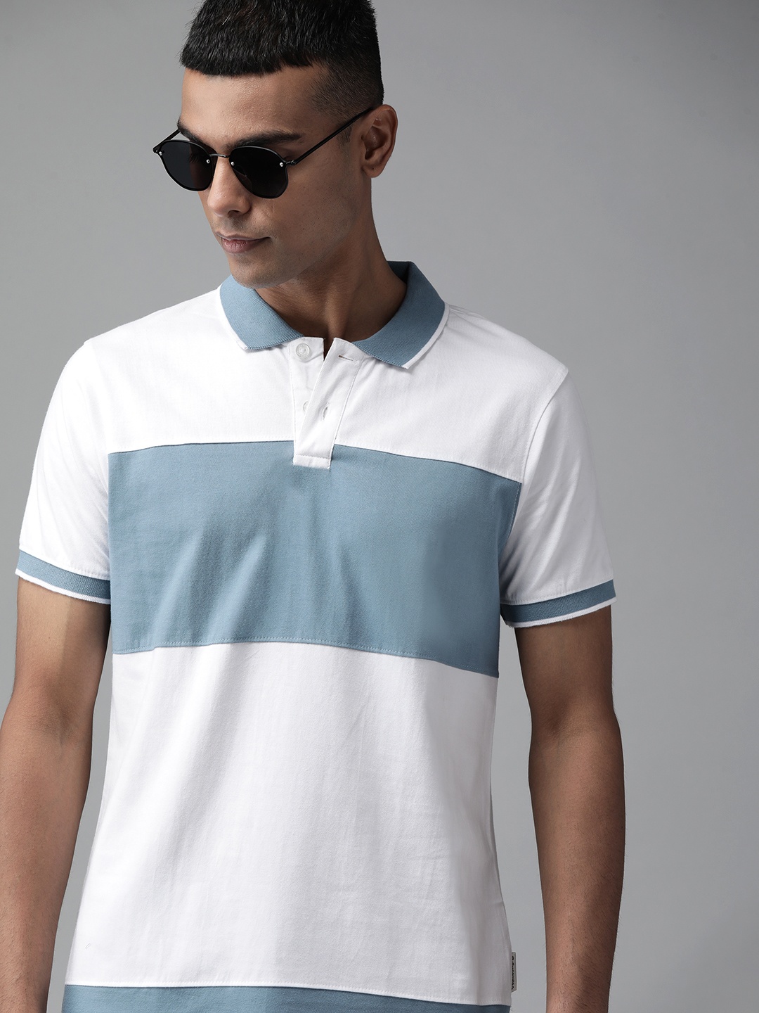 

Roadster Men White & Blue Pure Cotton Colourblocked Polo Collar T-shirt