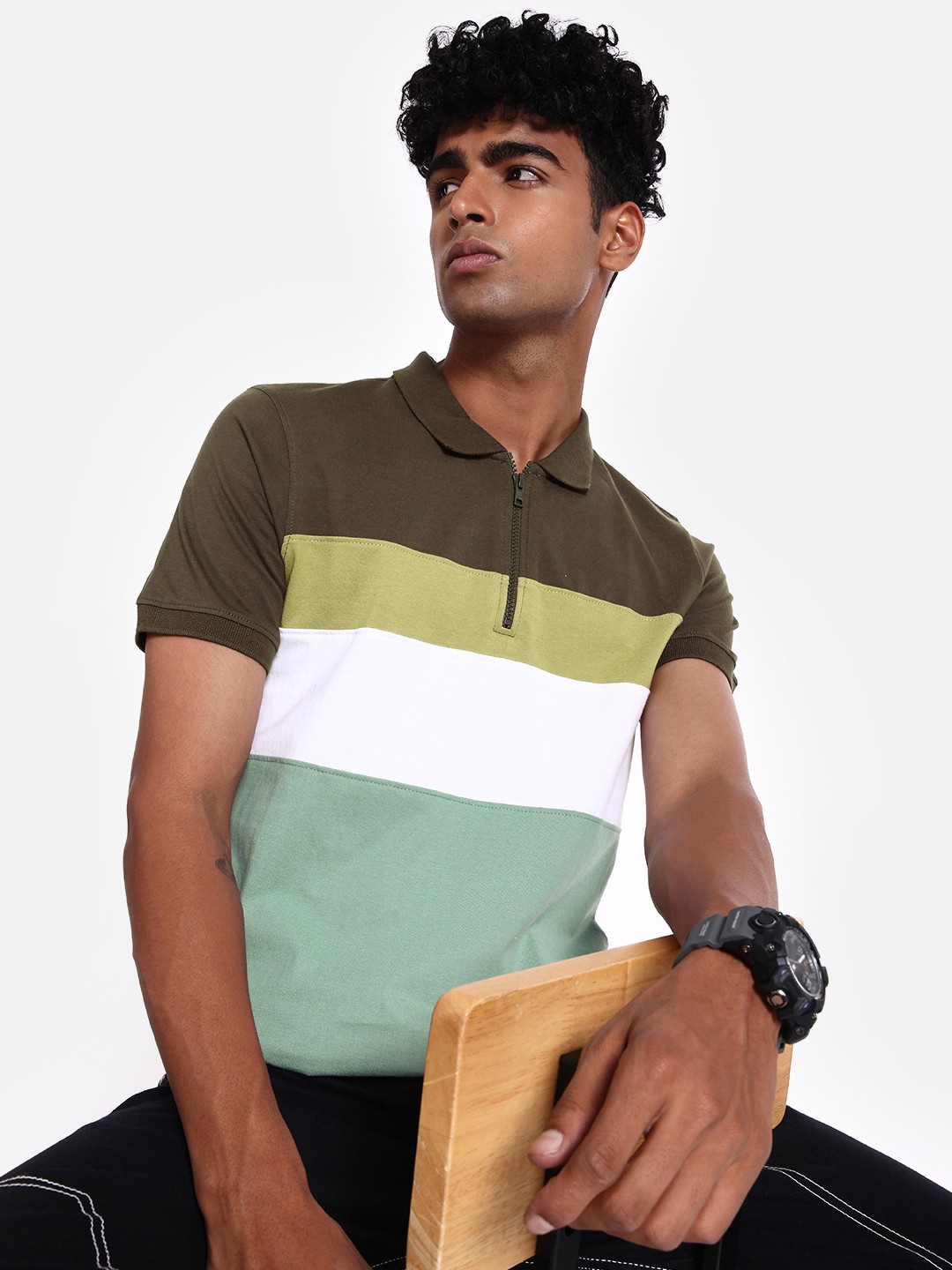 

The Roadster Lifestyle Co. Men Olive Green & Snow White Colourblocked Pure Cotton T-shirt