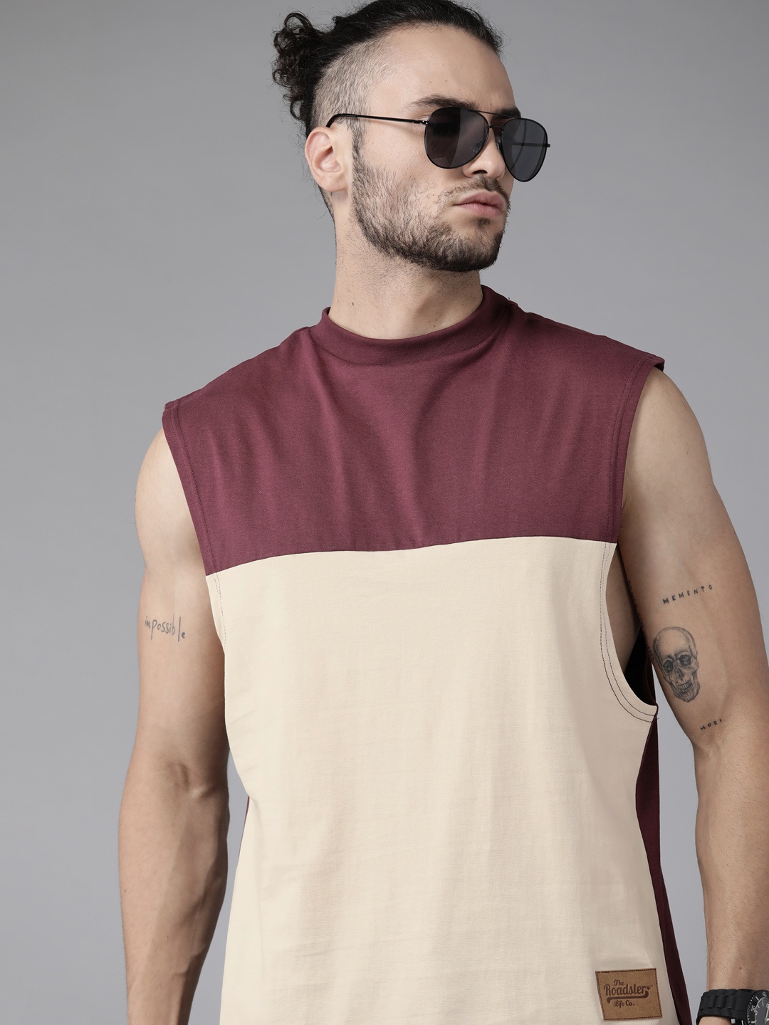 

Roadster Men Maroon & Beige Pure Cotton Colourblocked T-shirt