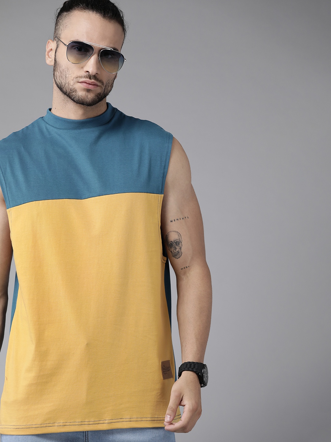 

Roadster Men Blue & Yellow Pure Cotton Colourblocked T-shirt