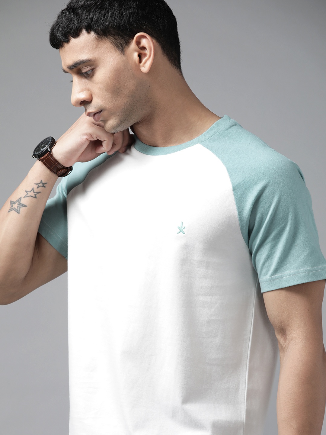 

Roadster Men White Solid Pure Cotton T-shirt