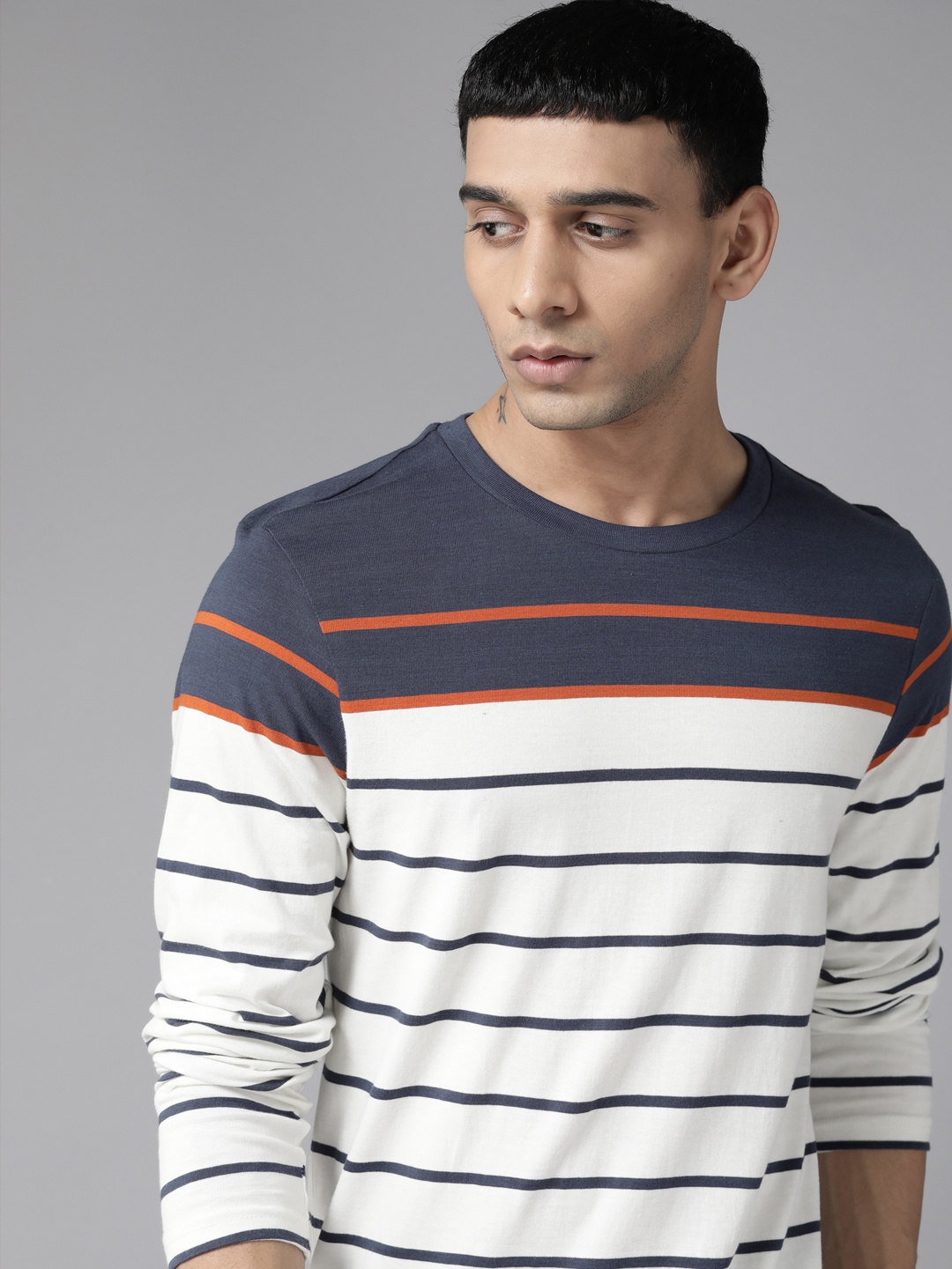 

The Roadster Lifestyle Co. Men White & Navy Blue Pure Cotton Striped T-shirt