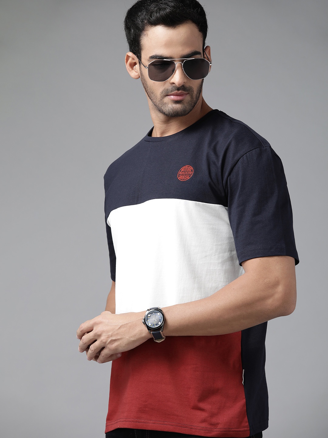 

Roadster Men Navy Blue & Maroon Colourblocked Pure Cotton T-shirt