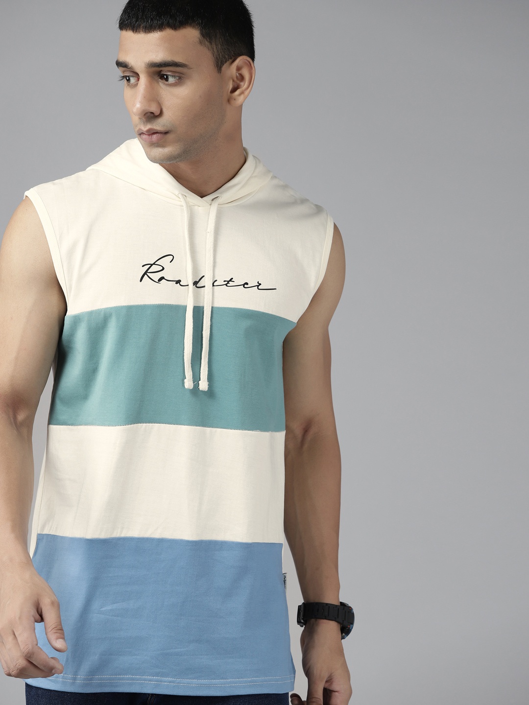 

Roadster Men Cream-Coloured & Blue Colourblocked Pure Cotton T-shirt