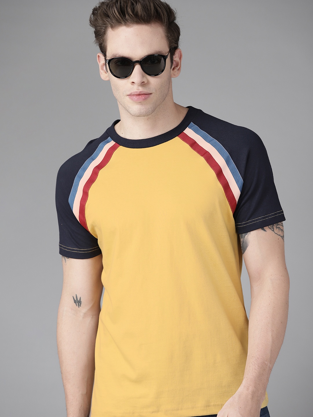 

Roadster Men Mustard Yellow & Navy Blue Solid Pure Cotton T-shirt