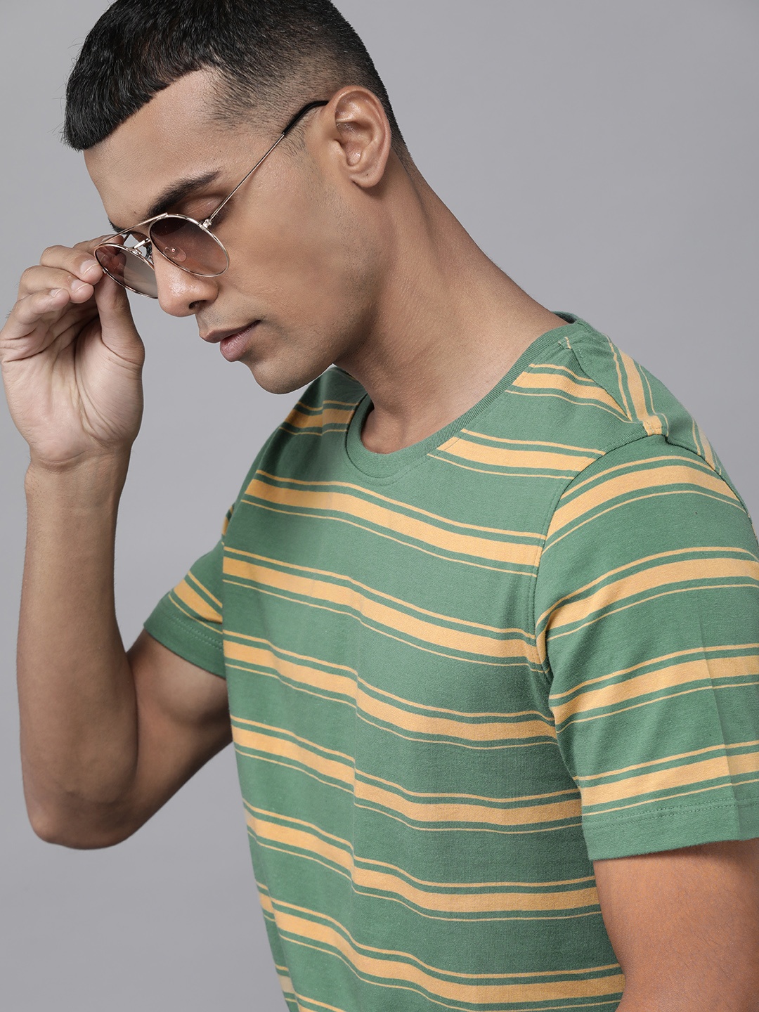 

Roadster Men Blue & Beige Striped Pure Cotton T-shirt, Green