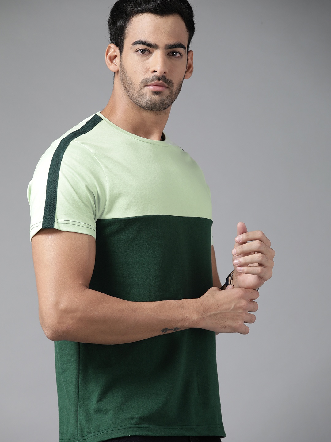 

Roadster Men Green Colourblocked Pure Cotton T-shirt