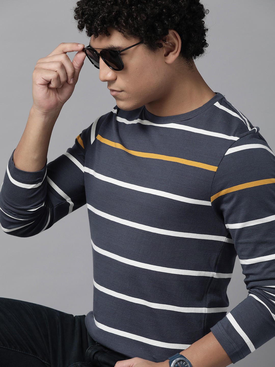 

Roadster Men Navy Blue & White Pure Cotton Striped T-shirt