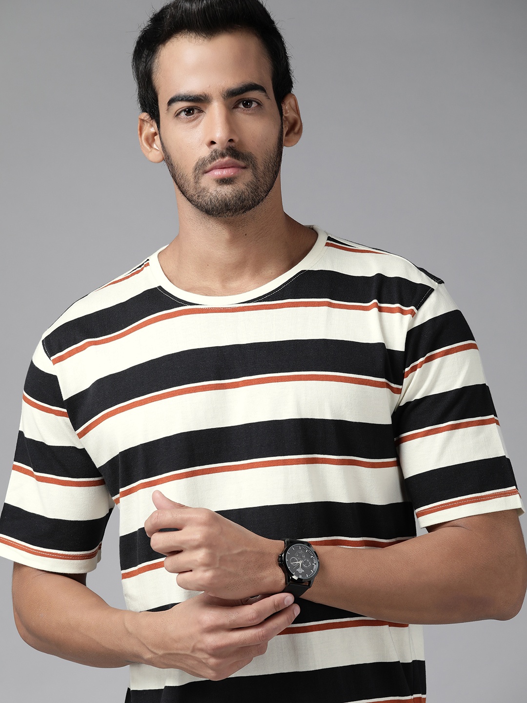 

Roadster Men Cream-Coloured & Black Striped Pure Cotton T-shirt
