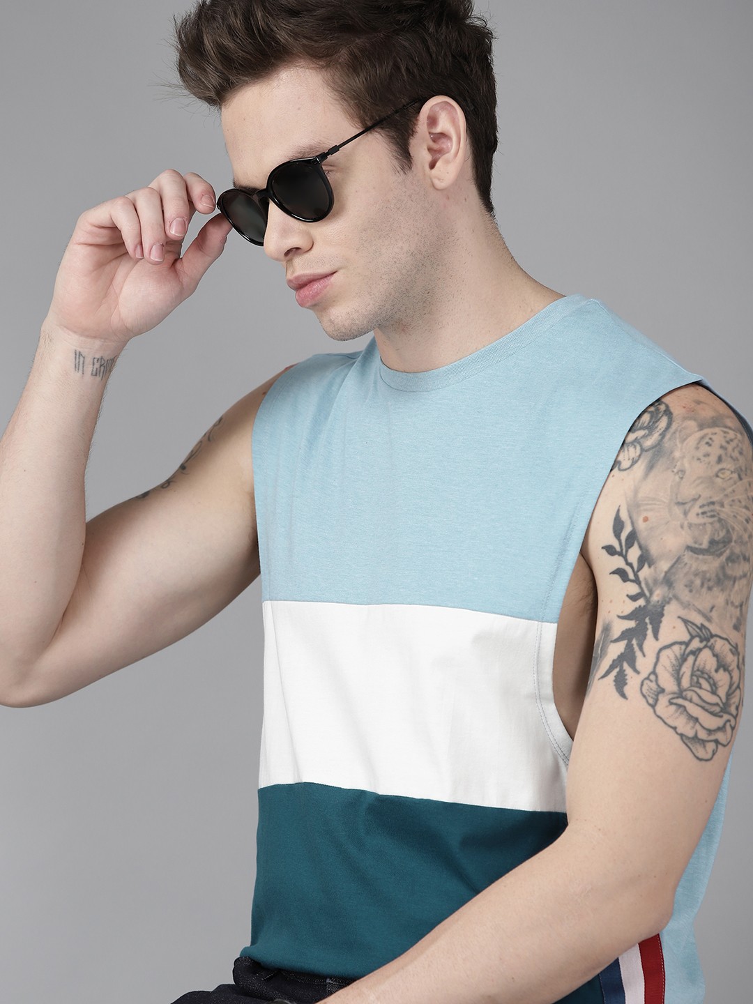 

Roadster Men Blue & White Colourblocked Pure Cotton T-shirt
