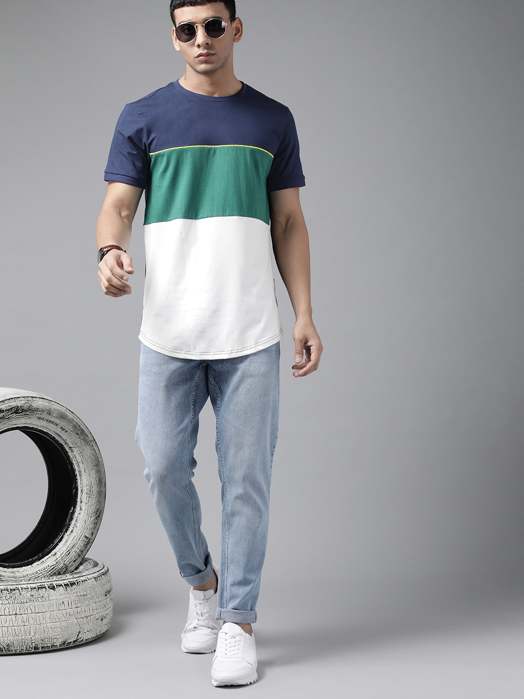 

Roadster Men Blue & White Colourblocked Pure Cotton T-shirt