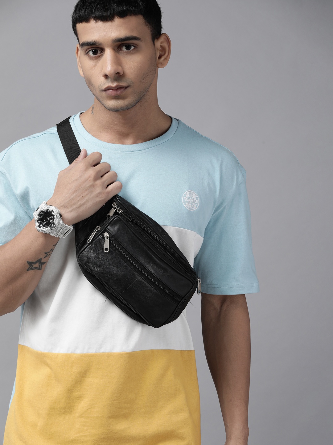 

Roadster Men Blue & Mustard Yellow Colourblocked Pure Cotton T-shirt