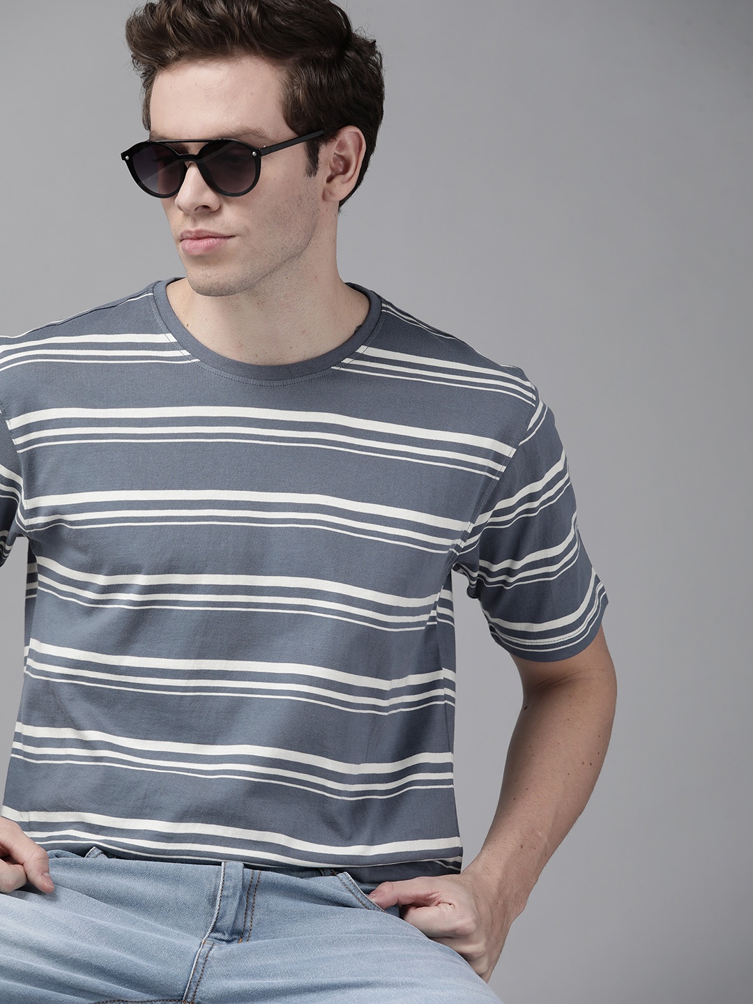 

Roadster Men Grey & White Striped Pure Cotton Boxy Fit T-shirt