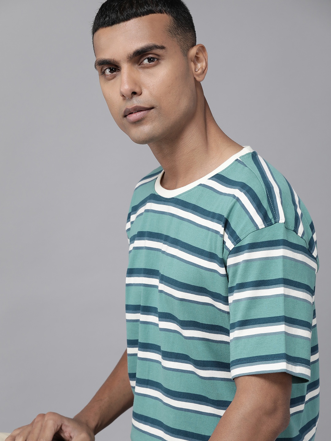 

Roadster Men Sea Green & Blue Striped Drop-Shoulder Sleeves Pure Cotton Loose T-shirt