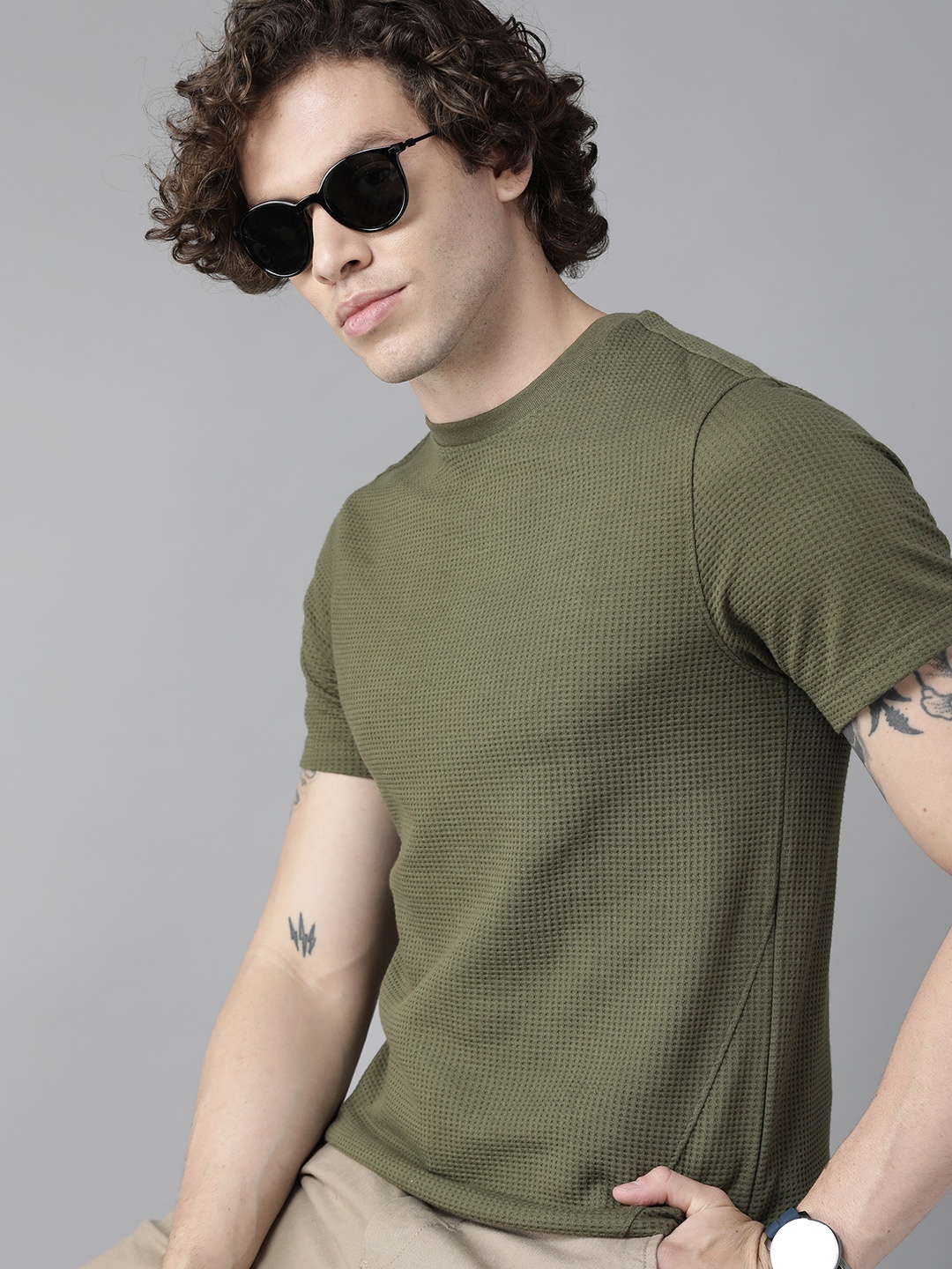 

Roadster Men Olive Green Waffle Texture T-shirt