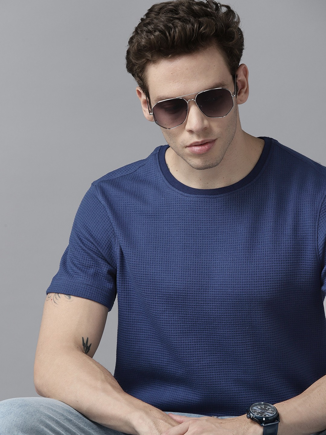 

Roadster Men Navy Blue Self Design Perforated T-shirt