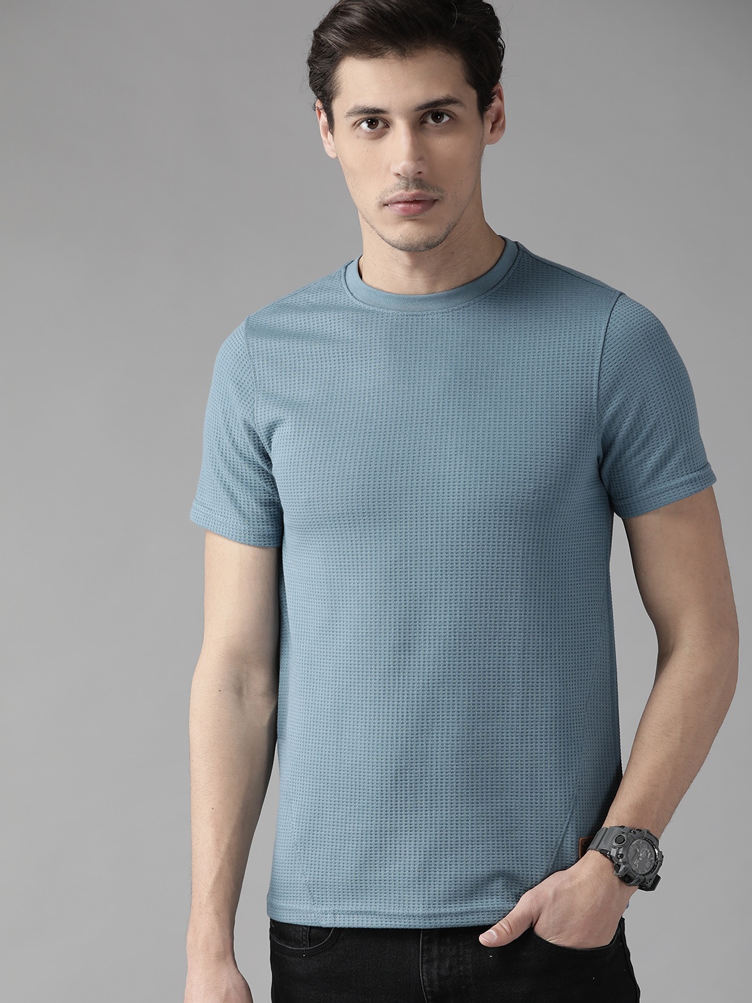 

The Roadster Lifestyle Co Men Blue Waffle Knit T-shirt