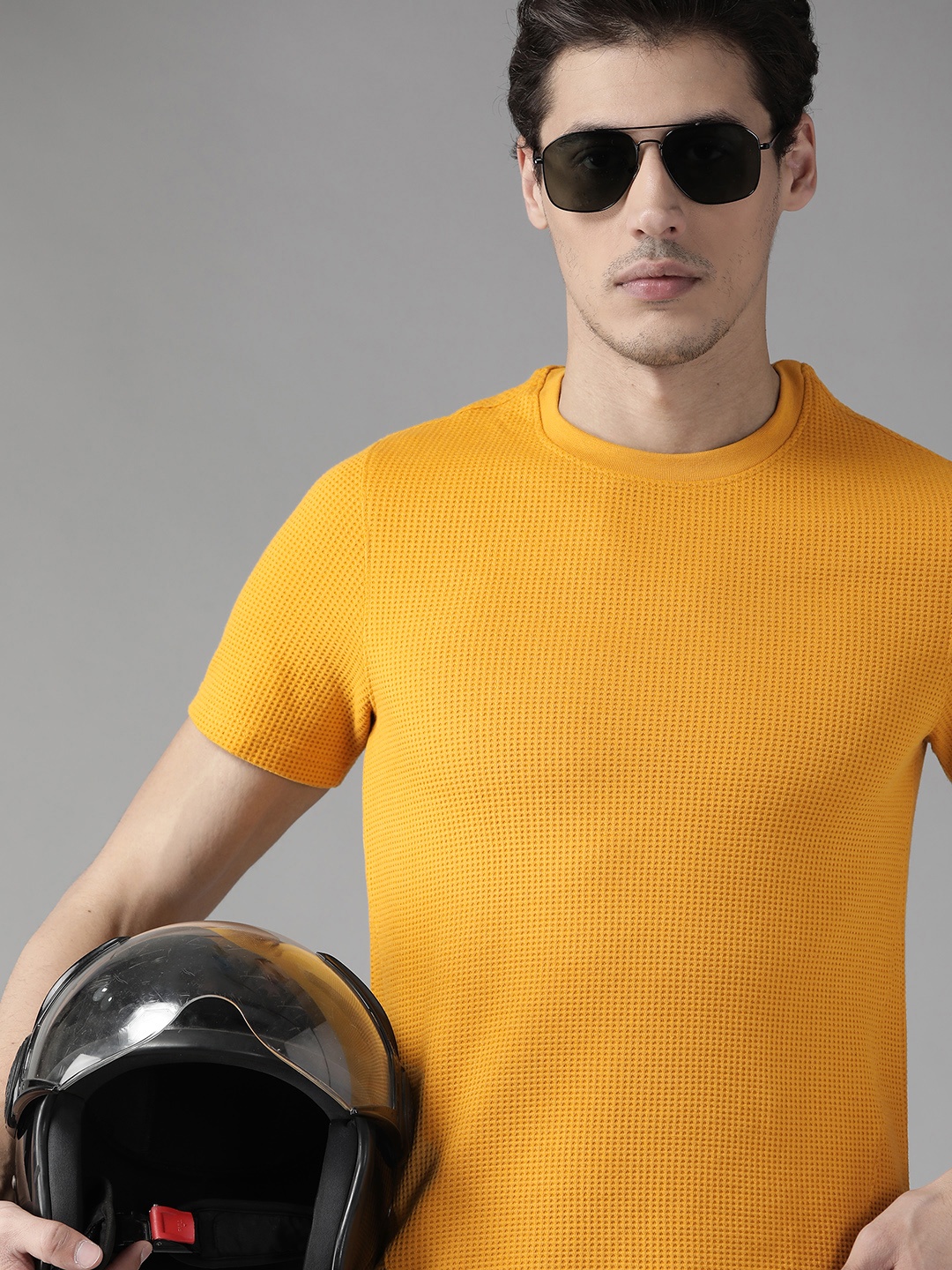 

The Roadster Lifestyle Co Men Yellow Waffle Texture T-shirt