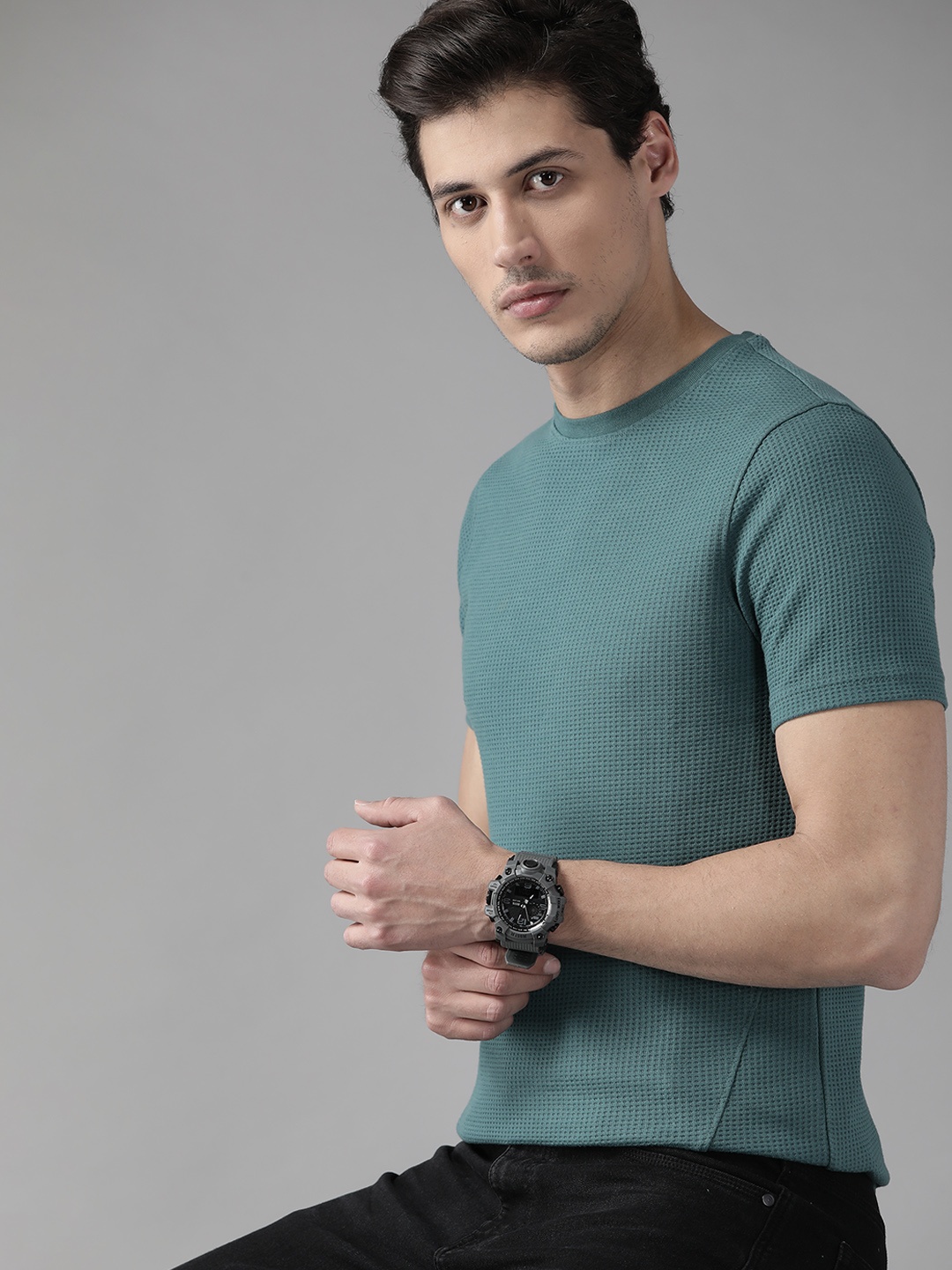 

The Roadster Lifestyle Co Men Blue Waffle Texture T-shirt
