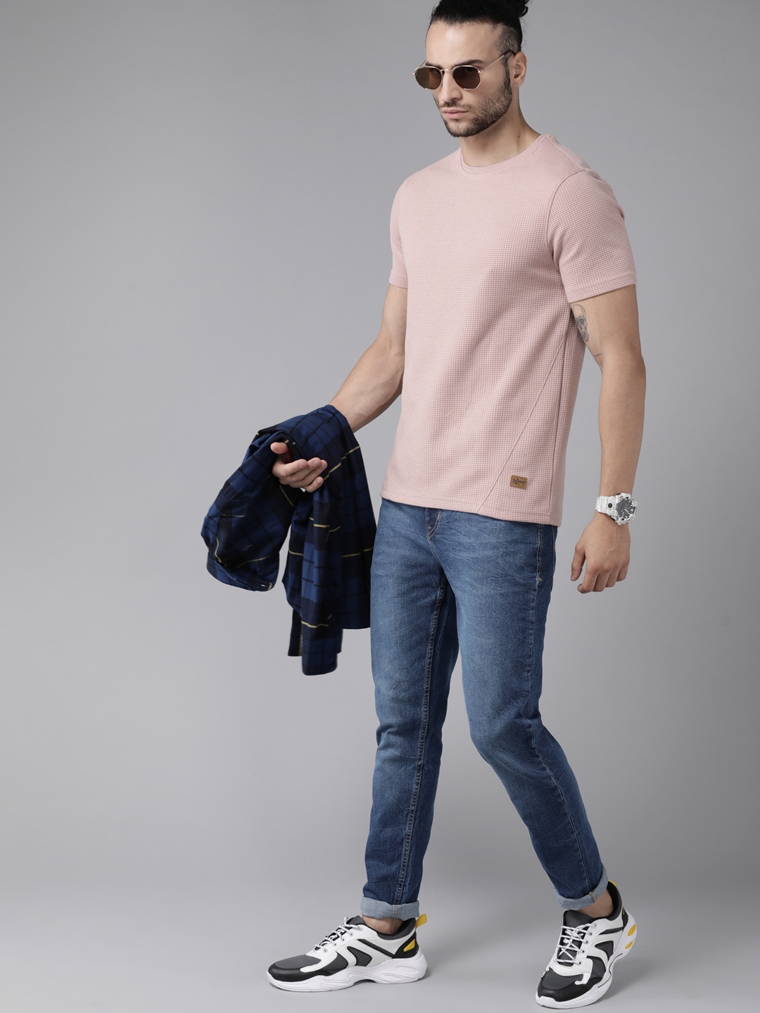 

Roadster Men Pink T-shirt