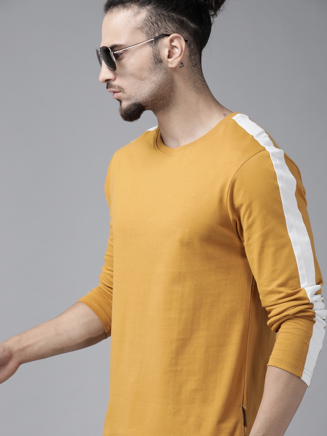 

Roadster Men Mustard Yellow & White Pure Cotton T-shirt