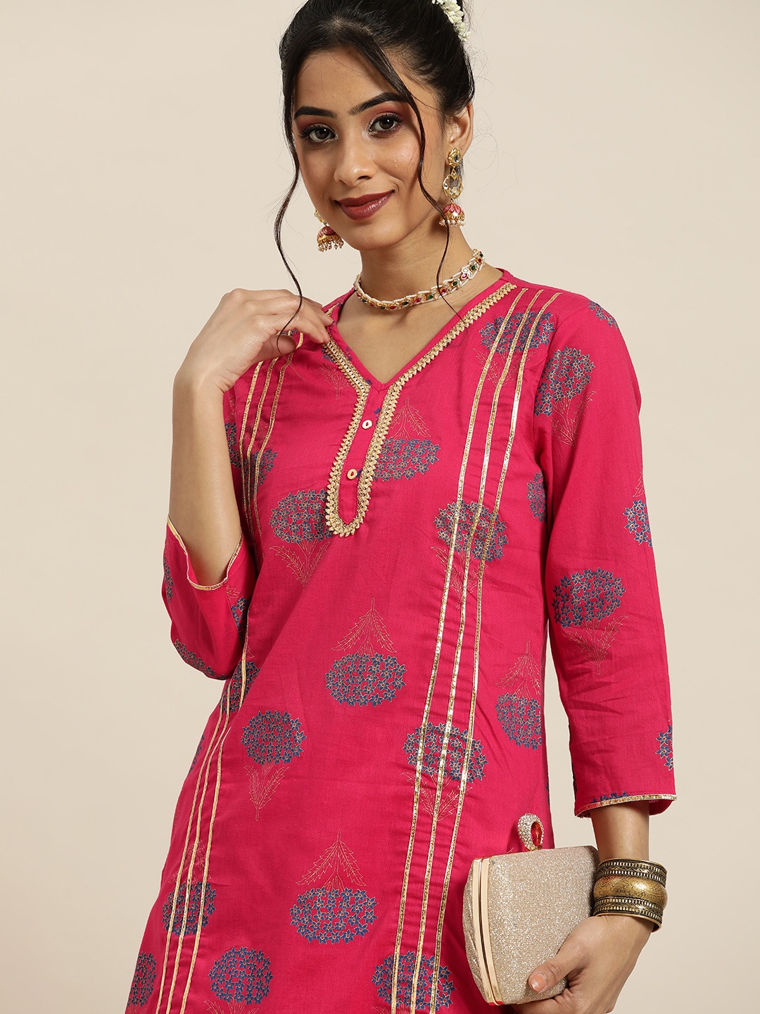 

Sangria Women Pink Floral Printed Gotta Patti Pure Cotton Kurta With Palazzos