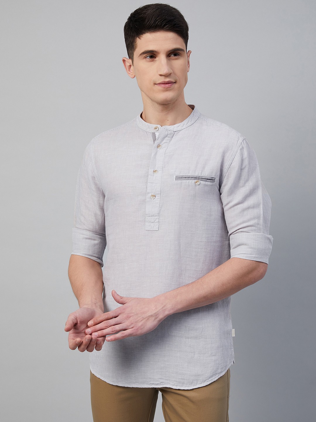 

Marks & Spencer Men Grey Pockets Slim Fit T-shirt