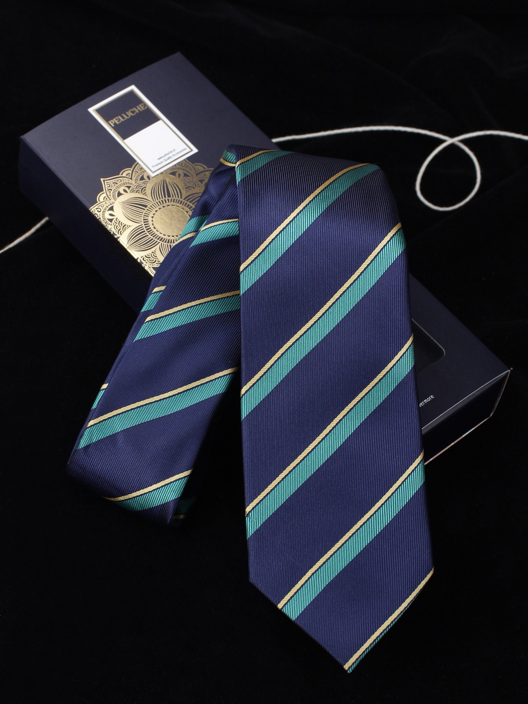 

PELUCHE Men Navy Blue & Yellow Striped Broad Tie