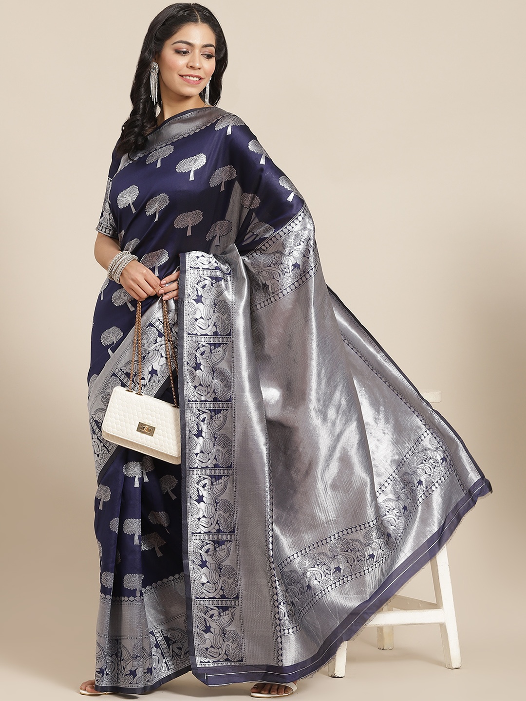 

RAJGRANTH Women Navy Blue & Silver Zari Woven Design Silk Cotton Banarasi Saree