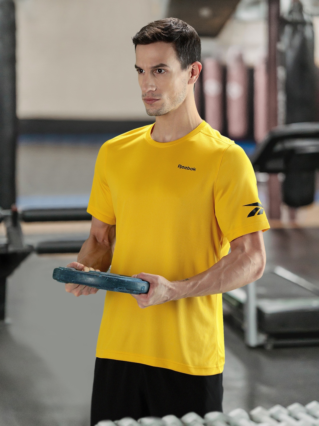 

Reebok Men Yellow Solid Perforated Speedwick Training Foundation Mesh T-shirt