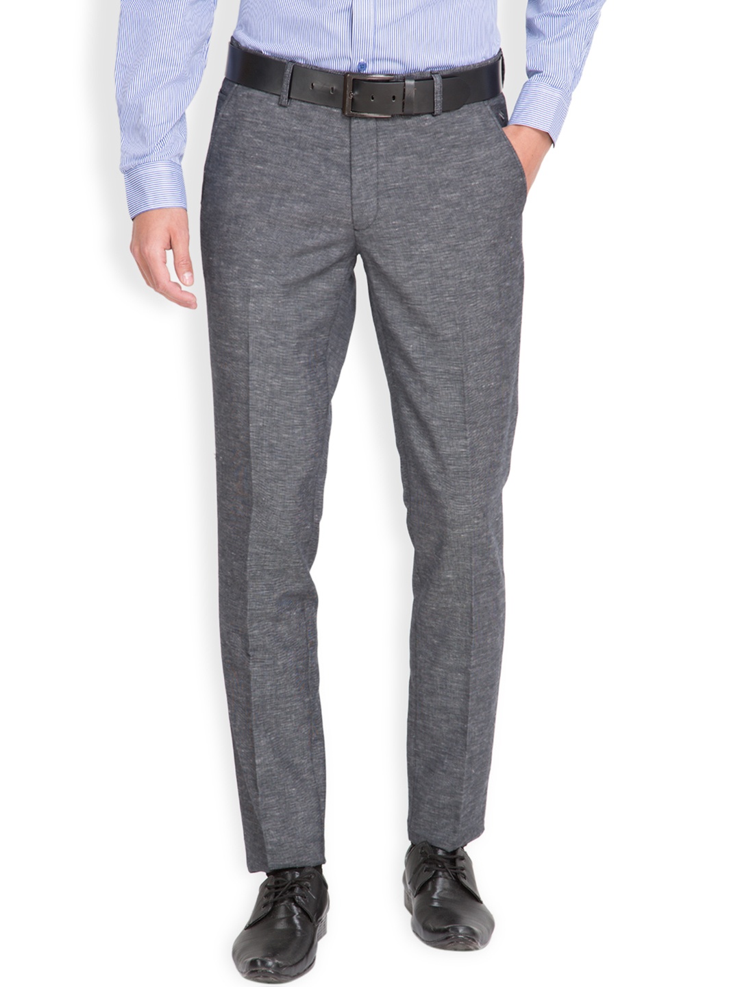 

Black coffee Men Grey Solid Flat-Front Trousers