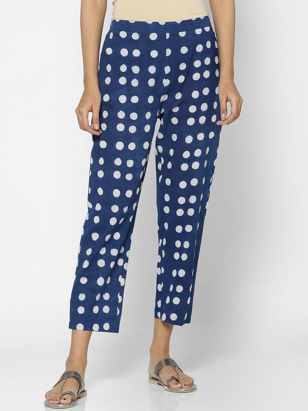 

Saaki Women Blue & White Polka Dots Printed Straight Fit Cropped Cotton Trousers