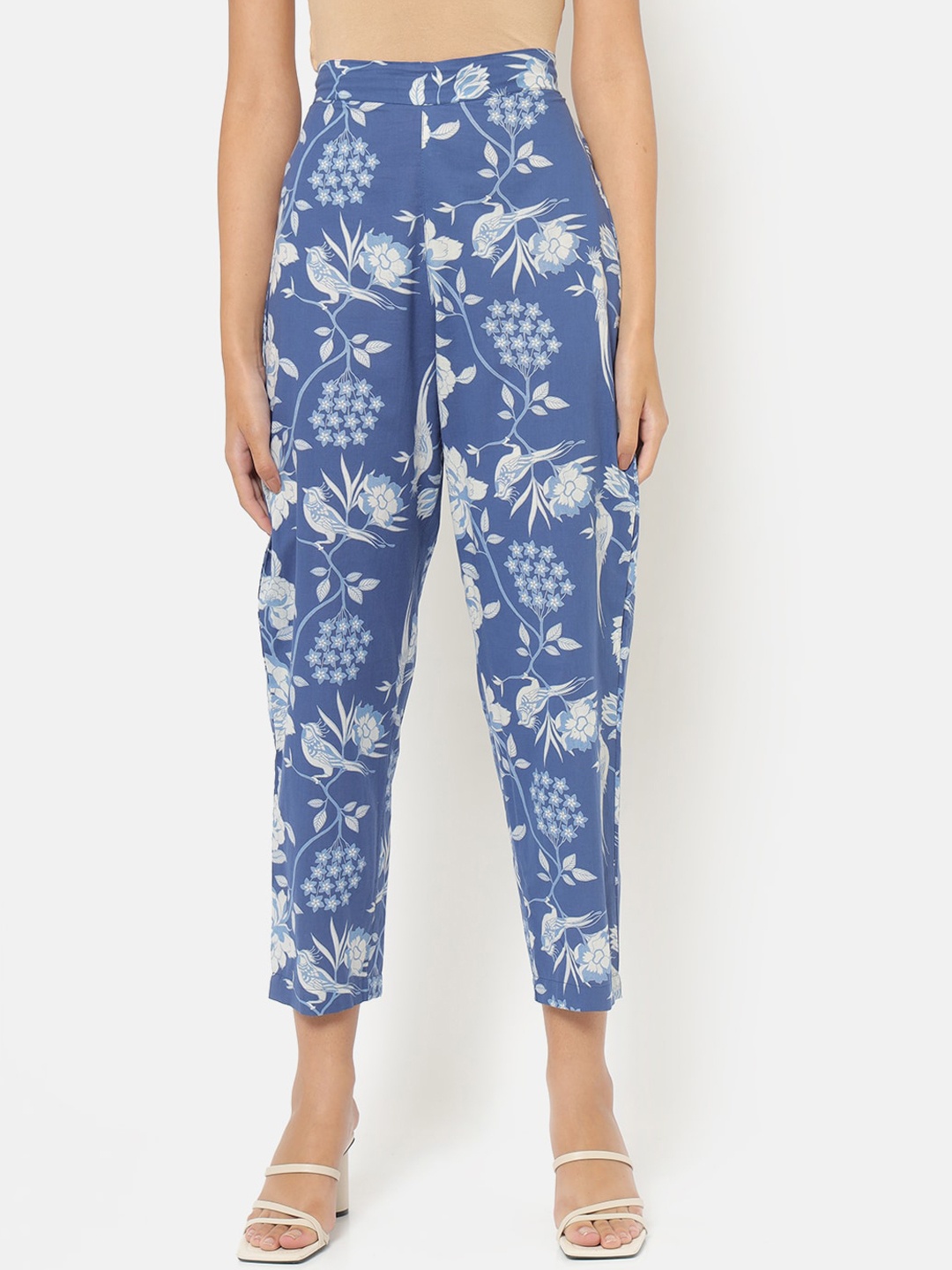 

Saaki Women Blue Floral Printed Straight Fit Trousers
